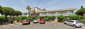 Exterior - Beautiful Apartment in Residence with Swimming Pool, Saint-Cyprien. (Saint-Cyprien)