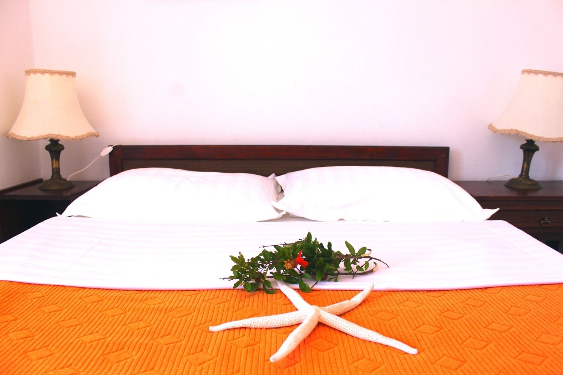 2 habitaciones, tabla de planchar con plancha, internet y ropa de cama 