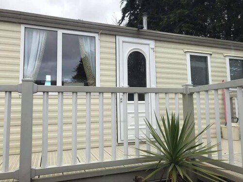 14 South Happy Days - Sleeps 6 Pet Free Caravan