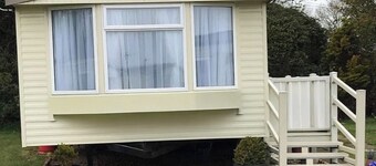 14 South Happy Days - Sleeps 6 Pet Free Caravan