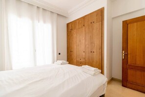 2 bedrooms, iron/ironing board, travel cot, free WiFi - Number One Racine • 2BR • Terrace + parking (Casablanca)