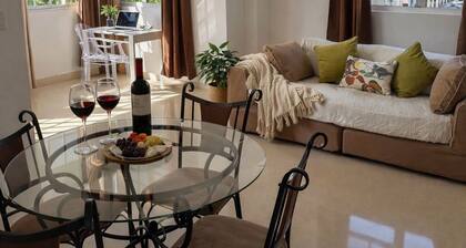 Bright & Spacious Apartment in Obarrio | Walk to Everything + City Views