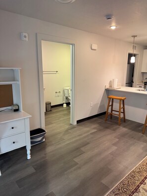 Interior - New Modern One-Bedroom Apartment @500 Parkview (Salt Lake City)