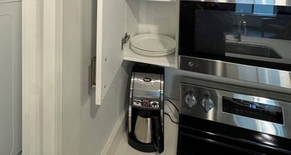 New Modern One-Bedroom Apartment @500 Parkview