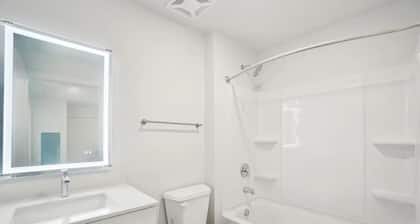New Modern One-Bedroom Apartment @500 Parkview