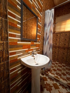 Bathroom - 365 PLAZA (Mayera)