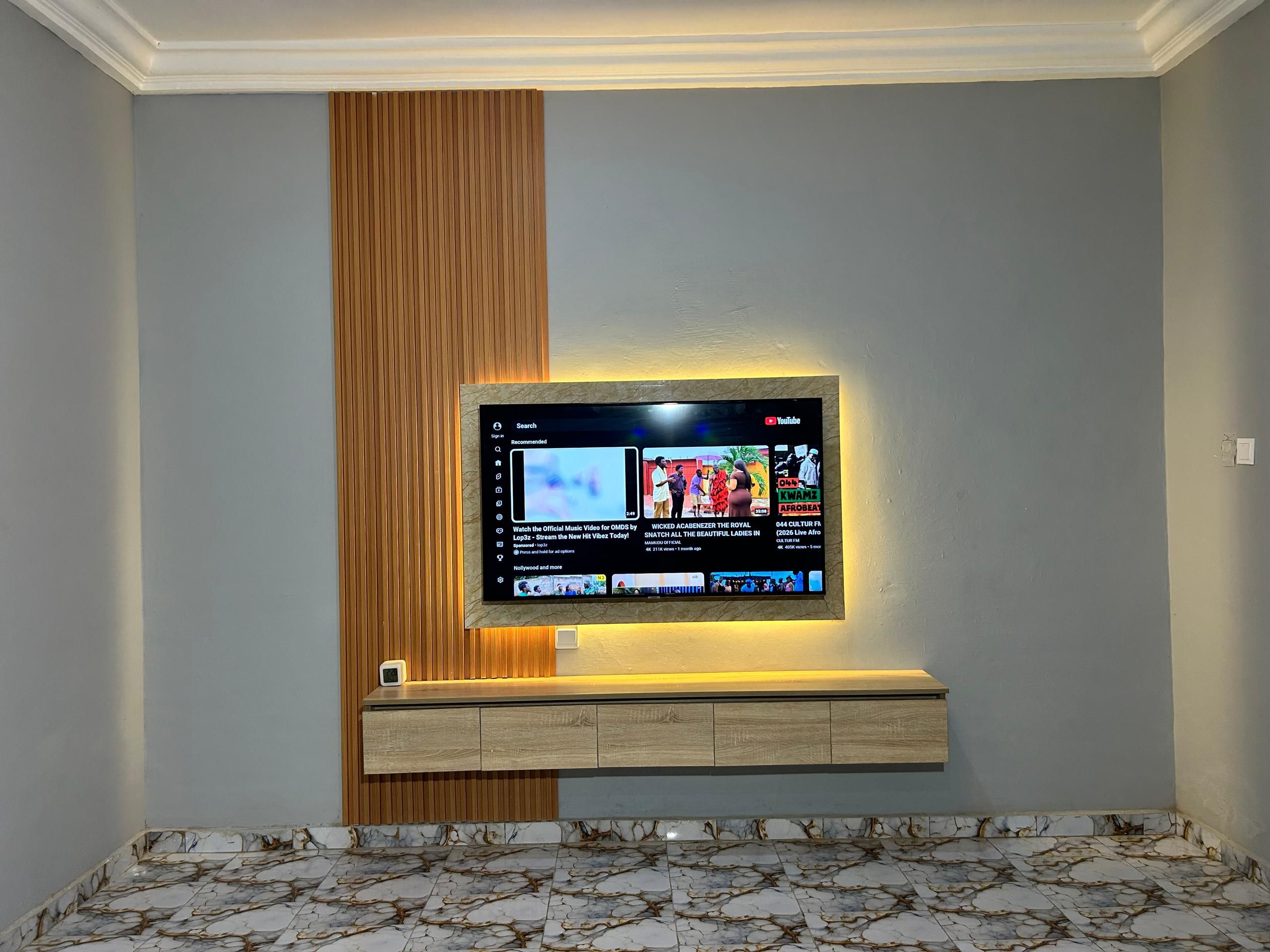 Deluxe Apartment, Hill View | Living area