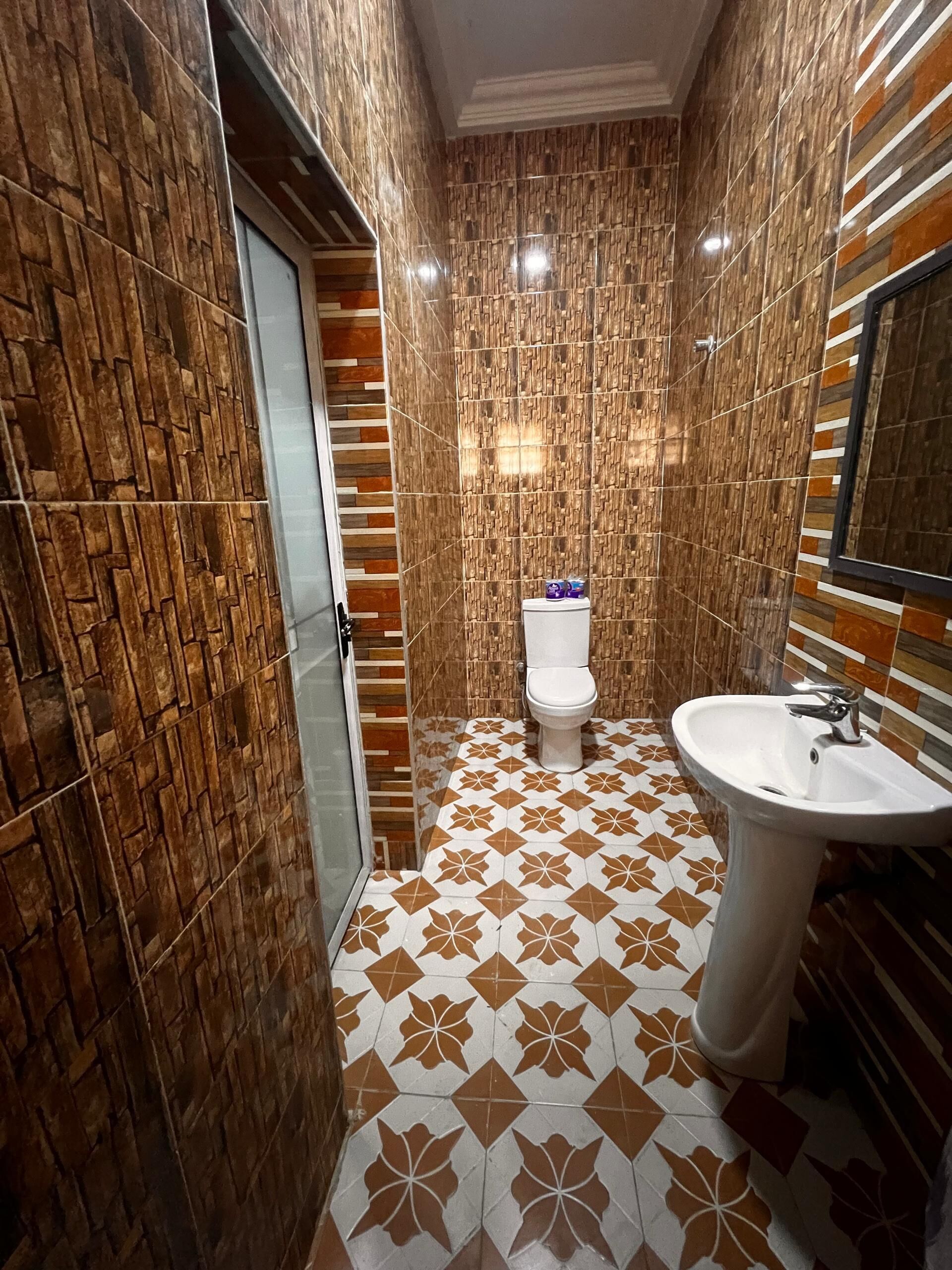 Room, Balcony, Hill View | Bathroom | Shower, soap, shampoo, toilet paper