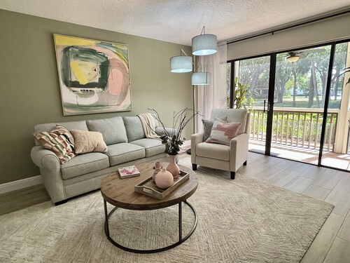 2 BEDROOM VILLA IN PARADISE...PGA NATIONAL...BEST PLACE TO BE!