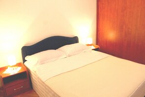 3 Schlafzimmer, Bügeleisen/Bügelbrett, WLAN, Bettwäsche