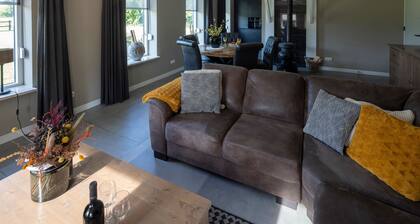 Luxury designer lodge in the Reestdal - Enjoying nature