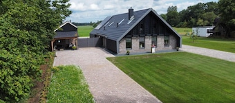 Luxury designer lodge in the Reestdal - Enjoying nature