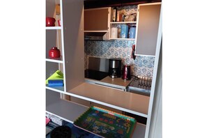 Fridge, stovetop, coffee/tea maker, electric kettle - Apartment sea view roof terrace 10th floor Westende Bad (Belgium) (Middelkerke)
