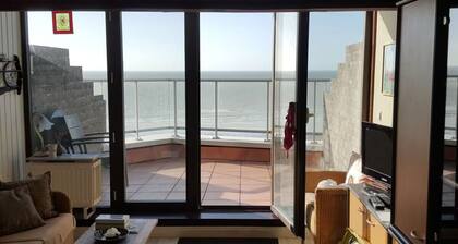 Sea View Apartment with Rooftop Terrace - 10th Floor, Westende, Belgium