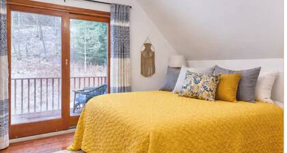 Private Cabin Near Cooperstown All Star Village - 14 Acres, Views & Guest House