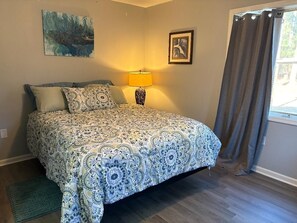 Room - Masters week! private suite in my home (Leesville)