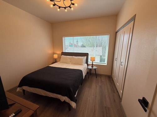 Modern Spacious Rawlins Apartment w/ Mortal Combat Video Game Console, #3A