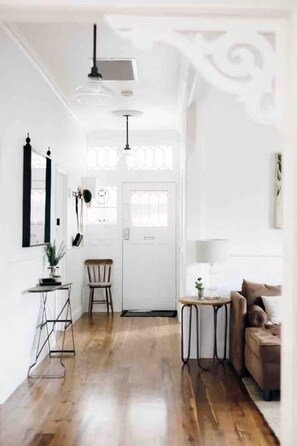 Interior - Restored Heritage Home Yarrawonga · Walk to Lake (Yarrawonga)