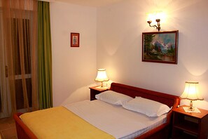 Room - Cozy 2-bedroom apartment ,ground floor, with terrace, Sveti Stefan with AC (Sveti Stefan)