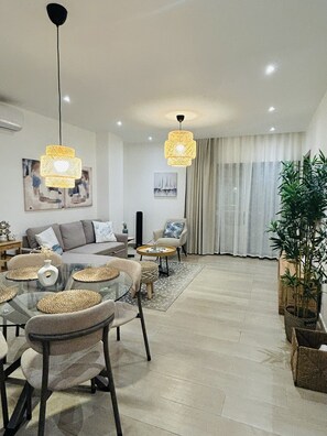 TV - Charming 2-bedroom apartment with AC in marvelous Spot in Las Terrenas (Las Terrenas)