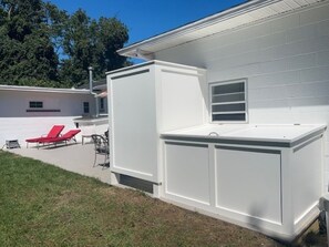 Terrace/patio - 3 Bed 2 Bath - New interior, deck and yard, walk to town and beaches 10-15 min! (Middle Township)