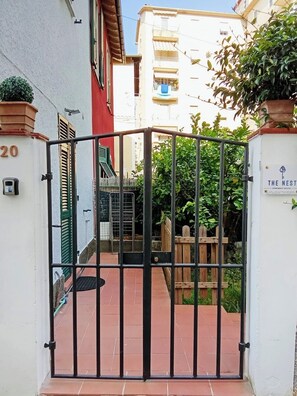 Property grounds - Cozy House with Garden in La Spezia – Close to Center & Trains For 5 Terre (La Spezia)