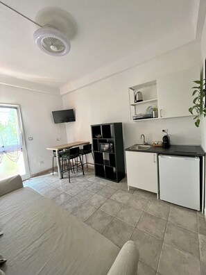 Living area - Cozy House with Garden in La Spezia – Close to Center & Trains For 5 Terre (La Spezia)