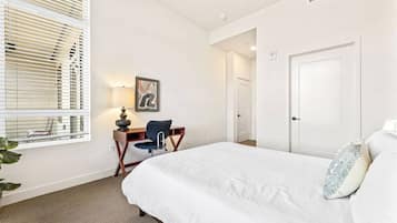2 bedrooms, desk, iron/ironing board, travel cot