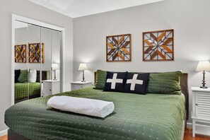 3 habitaciones, tabla de planchar con plancha, wifi y ropa de cama 