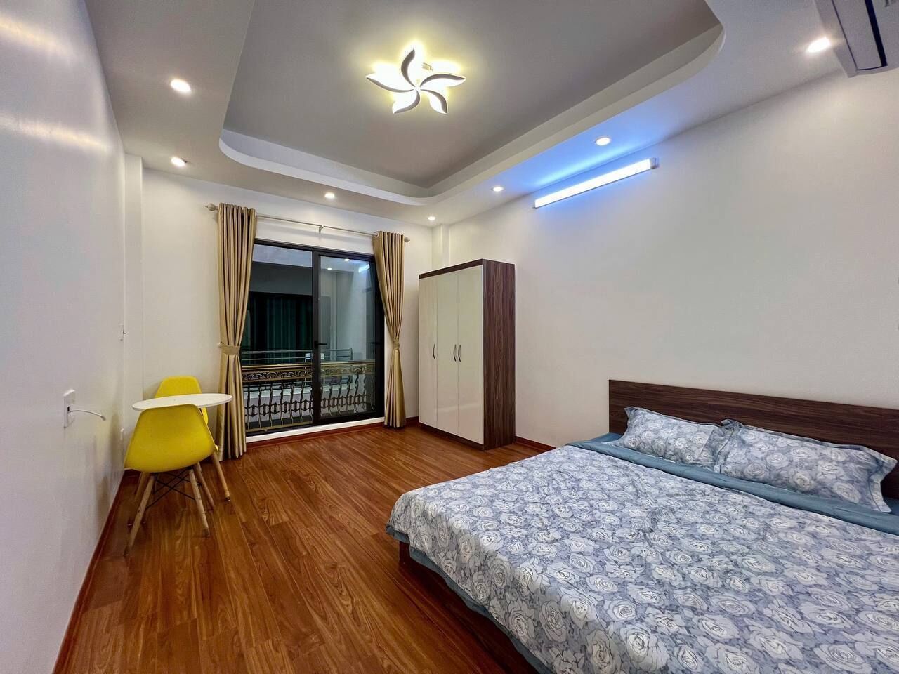 Cozy Ground Floor Apartment W/ Kitchen, Sofa & Elevator  Tay Ho - Hanoi