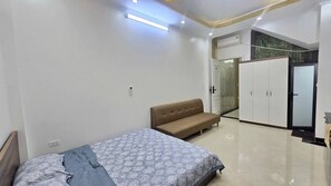 WiFi, bed sheets - “Cozy Ground Floor Apartment w/ Kitchen, Sofa & Elevator – Tay Ho” (Hà Nội)