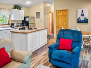 Smart TV - "West View Cabins" on Ostego Lake - Cabin #1 - Waterfront and on Trail 7 (Gaylord)
