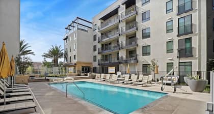 South Coast Modern: 2BD Gem | Pool, Gym + Parking