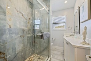 Hair dryer, towels - Gulf Breeze Hideaway - Pool, Beach Access (St. Pete Beach)