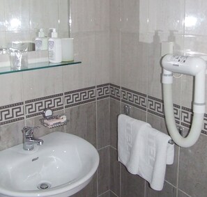 Bathroom - Beautiful studio on ground floor in shadow of vines, Sveti Stefan (Sveti Stefan)