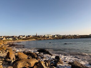 Beach - Seaside house, walking distance to the beach, sea view (Porspoder)