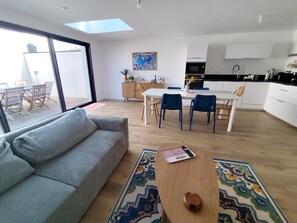 Living area - Seaside house, walking distance to the beach, sea view (Porspoder)