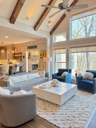 Litla Heima: Cozy 4BR - Your Retreat w/ Deck, Views, and Big Canoe Amenities