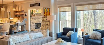 Litla Heima: Cozy 4BR - Your Retreat w/ Deck, Views, and Big Canoe Amenities