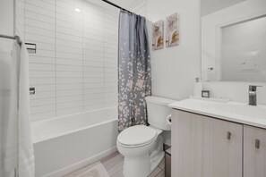 Hair dryer, towels - Contemporary Condo in DTK | Gym, Pool, & More (Kitchener)