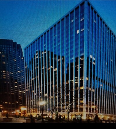 Wall st & water private large bedroom luxury building 2 huge window /female only