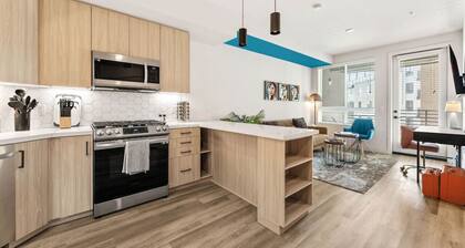 Bright & Modern Condo | 1Mi to South Coast Plaza