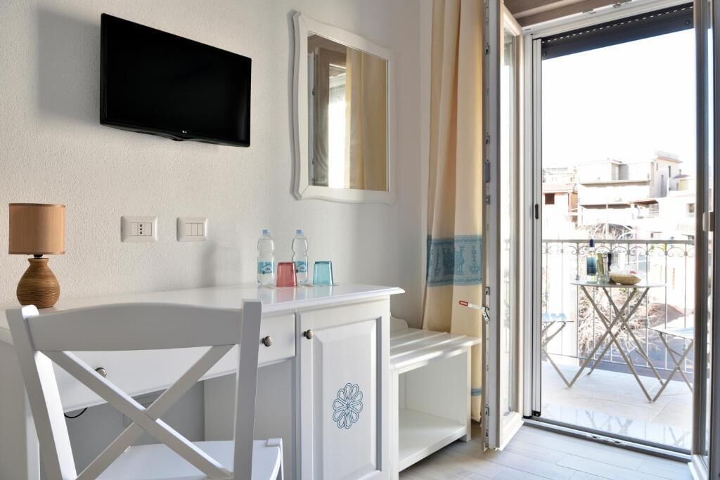 Comfort Double or Twin Room, City View | Interior