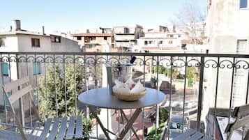 Comfort Double or Twin Room, City View | Outdoor dining