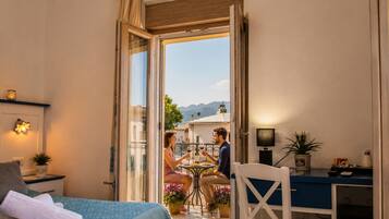 Chambre Confort Double ou avec lits jumeaux, vue montagne | Minibar, bureau, Wi-Fi gratuit