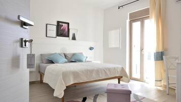 Quarto casal ou duplo conforto, vista para o pátio