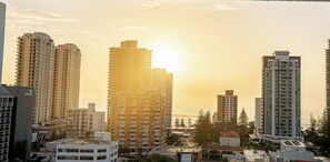 Miscellaneous - Stylish 2BR Apartment in Surfers Paradise – Walk to Beach, Dining & Tram (Surfers Paradise)