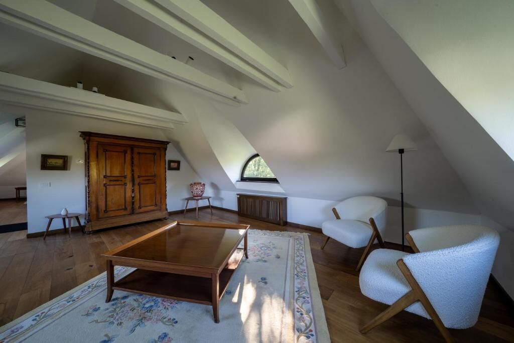 Deluxe Suite, Garden View | Interior