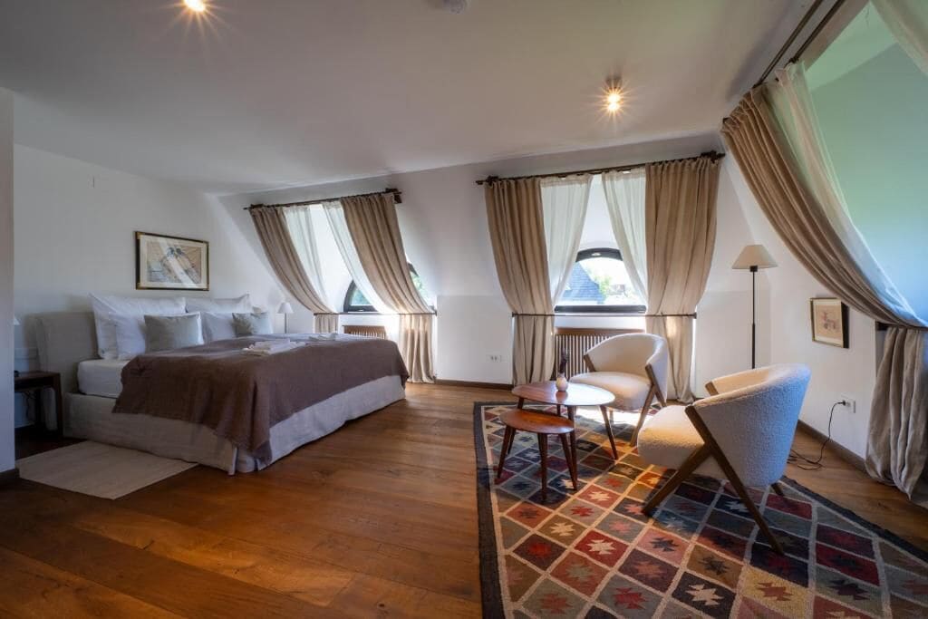 Deluxe Double Room, Garden View | In-room safe, desk, laptop workspace, soundproofing