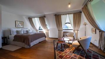 Deluxe Double Room, Garden View | In-room safe, desk, laptop workspace, soundproofing